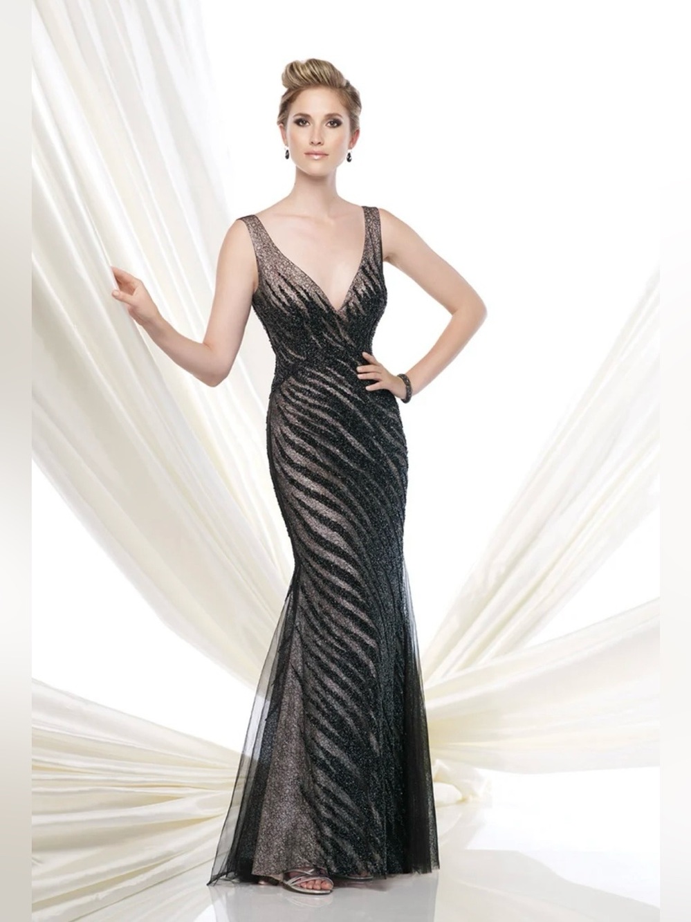 Sleeveless Black Sequin V-Neck Maxi Dress